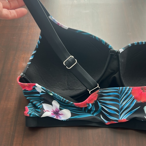 Hanna Nikole Twist Front High Black and Floral Bikini size 24W - Picture 5 of 15